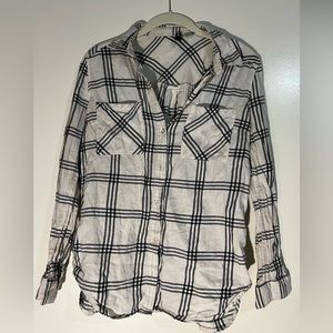 White and black flannel print long sleeve shirt